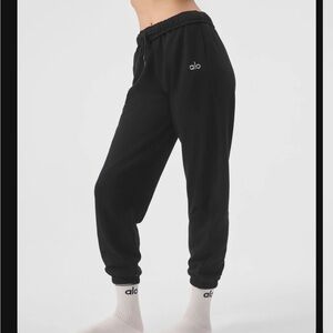 Alo Yoga- Accolade Sweatpants